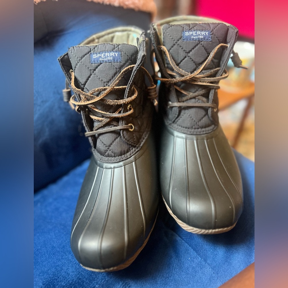 Sperry ankle boots, very lightly used, like new